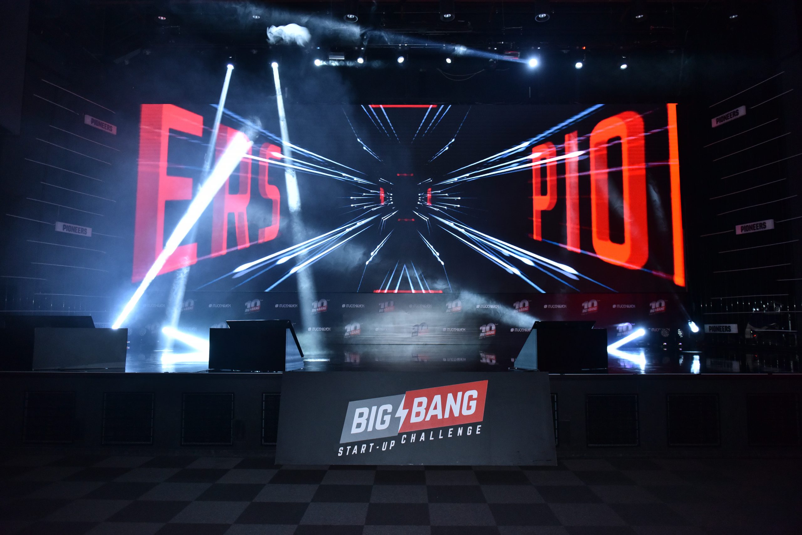 Big Bang, 10. yıl, Pioneers sahnesi